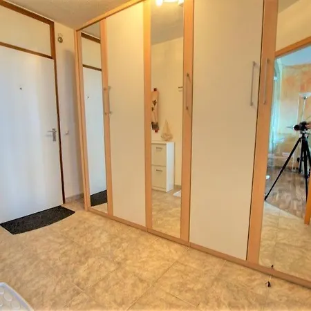 Apartment - Haus C, App 0c1111